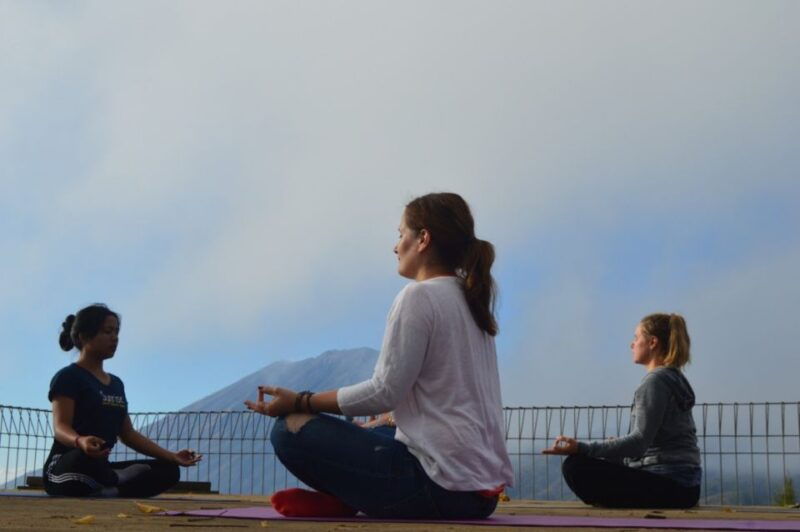 kintamani-sunrise-yoga-meditation-earth-water-rituals