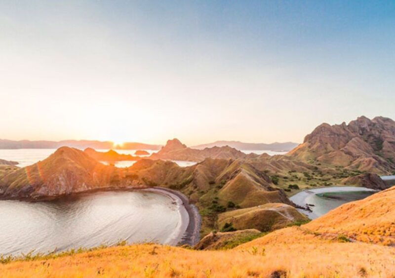 komodo-islands-2d1n-speedboat-tour-land-tour-hotel-stay