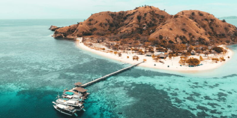 komodo-islands-private-2-day-tour-on-a-wooden-boat