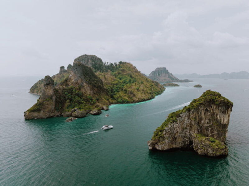 krabi-4-island-premium-yacht-with-snorkeling-clear-kayak