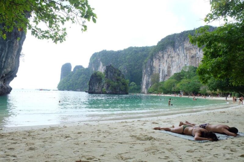 krabi-hong-islands-day-tour-by-longtail-boat