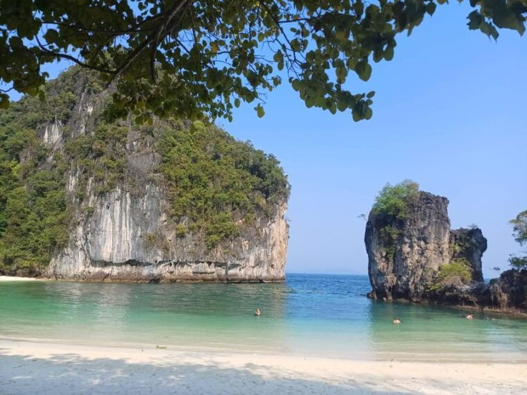 krabi-hong-islands-join-tour-by-longtail-boat