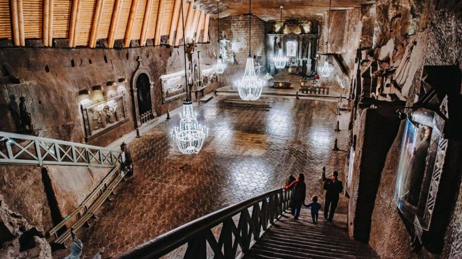 krakow-guided-tour-to-wieliczka-salt-mine-with-transport