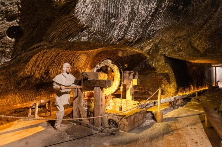 krakow-wieliczka-salt-mine-tour