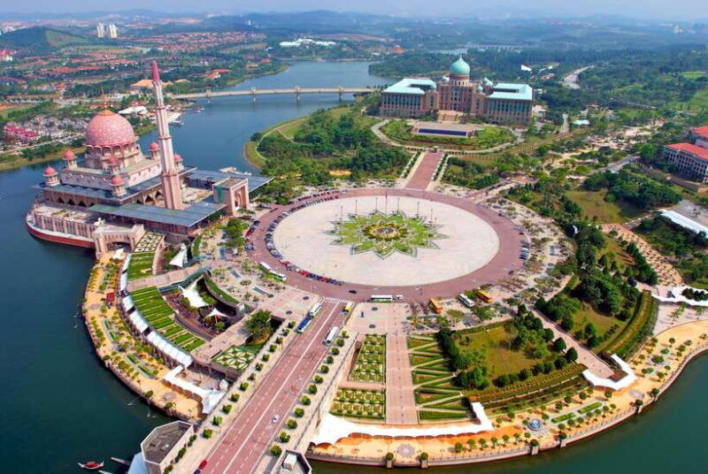 kuala-lumpur-putrajaya-batu-caves-private-tour