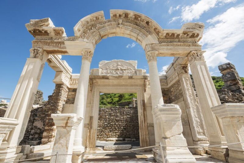 kusadasi-ephesus-house-of-virgin-mary-fully-guided-tour
