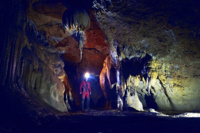 la-ciotat-caving-in-calanques-national-park-half-day-tour
