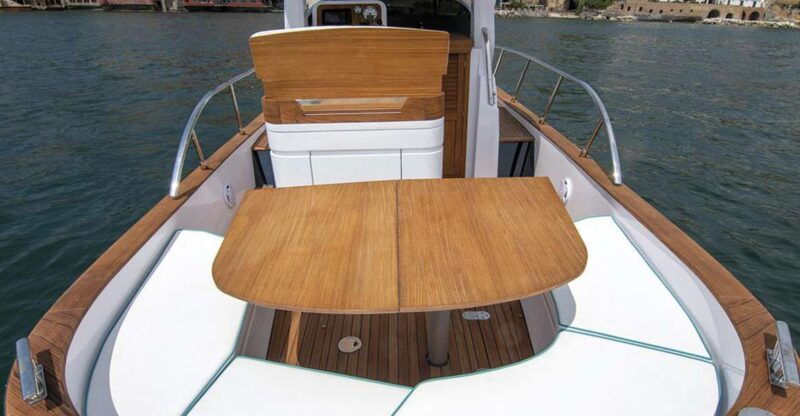 la-spezia-sunset-aperitif-and-dinner-on-the-boat
