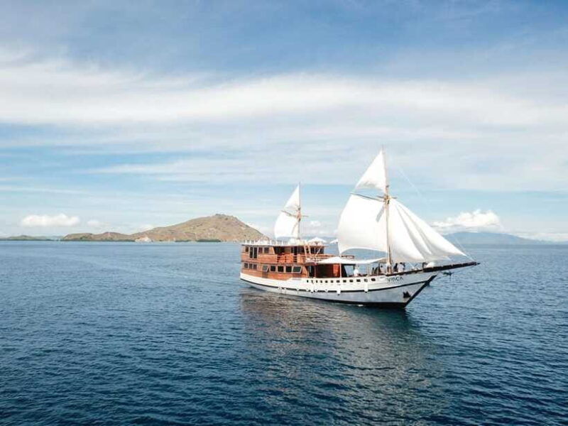 labuan-bajo-3-day-komodo-island-liveaboard-w-phinisi-boat