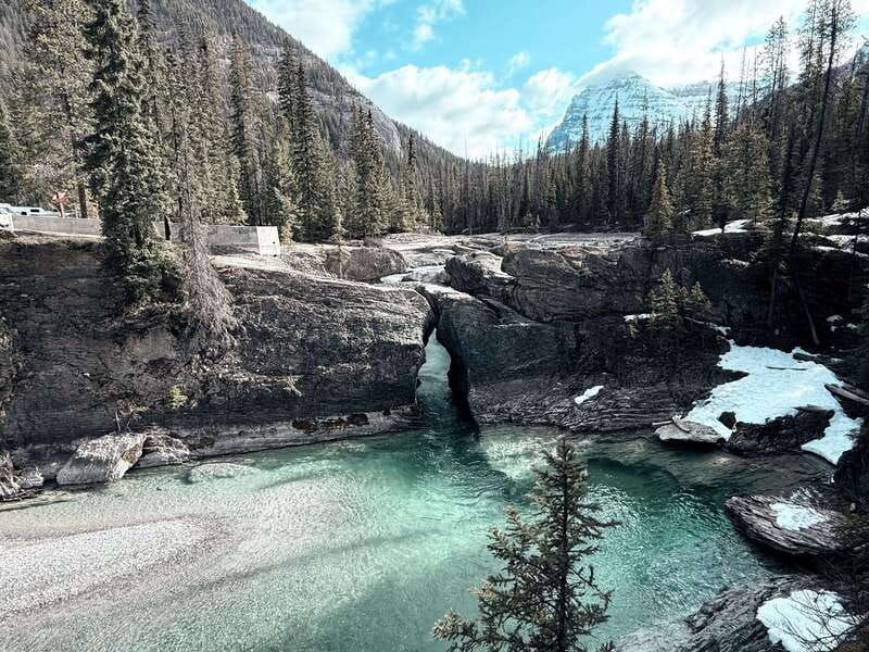 lake-louise-johnston-canyon-icewalk-banff-town-bow-falls