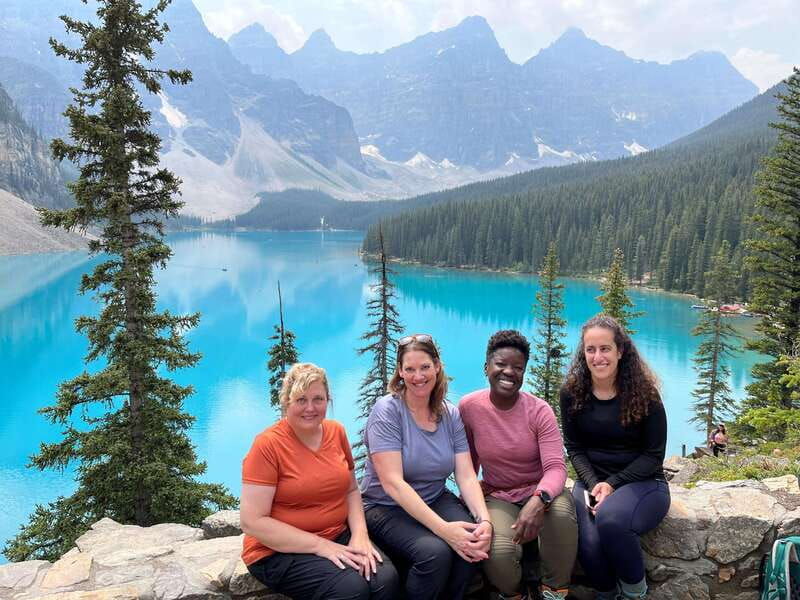 lake-louise-moraine-louise-lake-half-day-highlights-tour