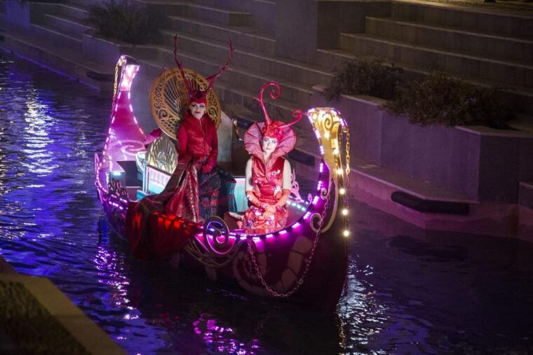 land-of-legends-night-show-transfer-experience-from-antalya