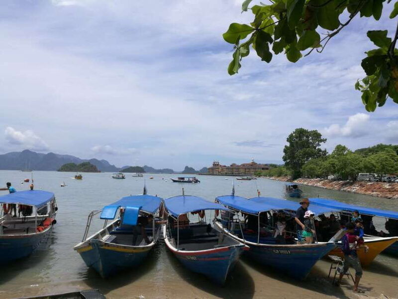 langkawi-mangrove-kilim-unesco-geopark-cave-tour