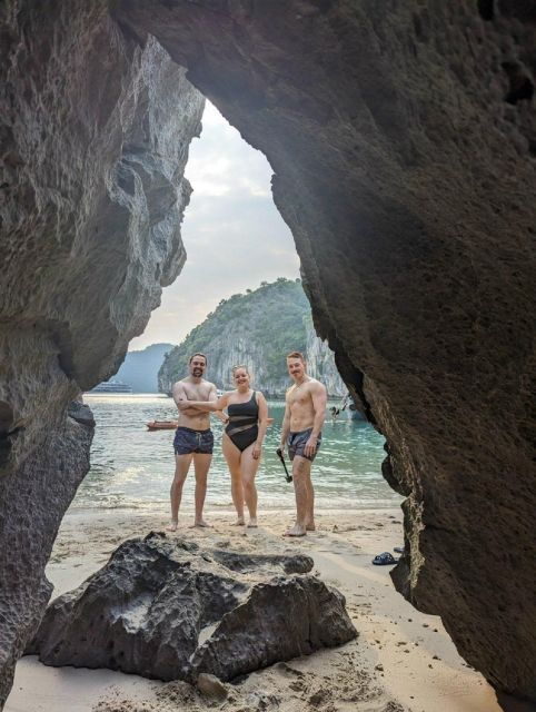 lanhabay-catba-island-viethai-village-luxury-cruise-1-day