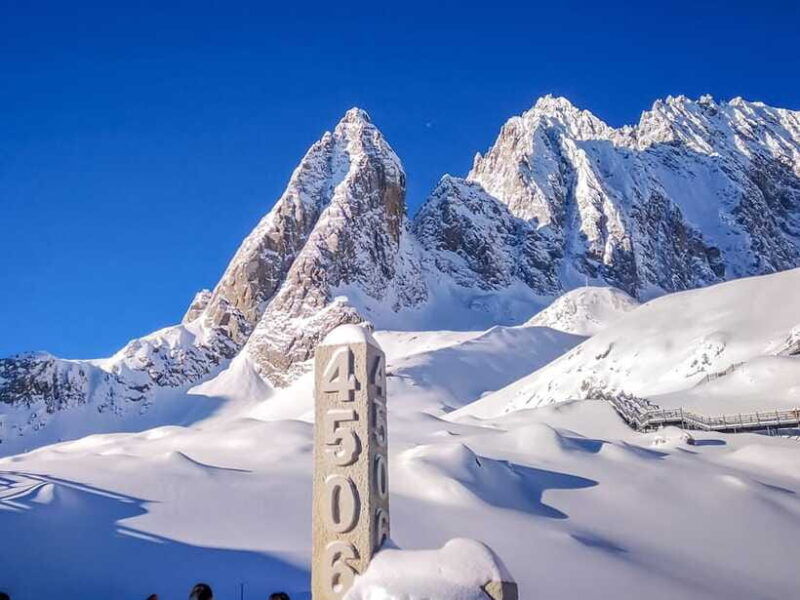 lijiang-jade-dragon-snow-mountain-and-blue-moon-valley-tour