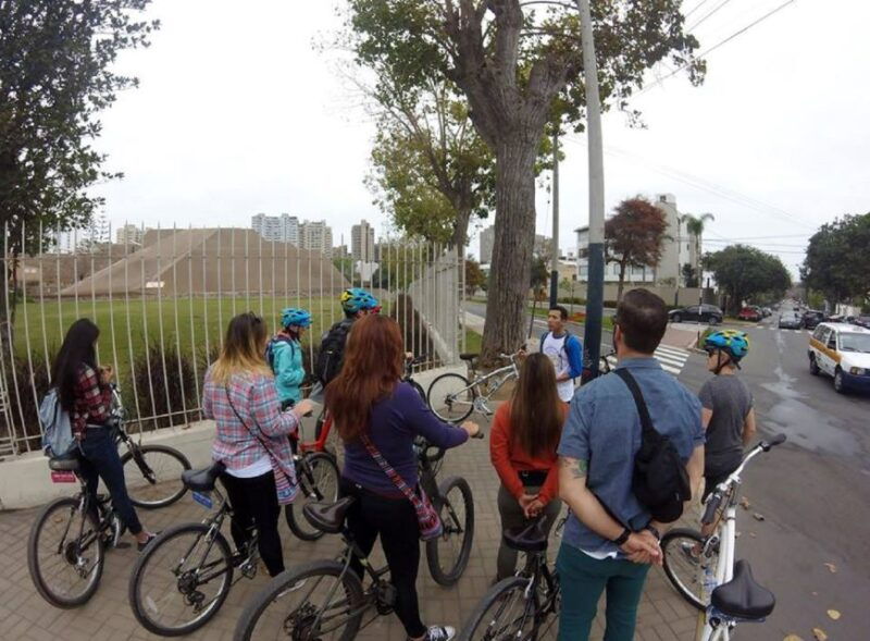lima-bike-tour-of-miraflores-barranco-and-morro-solar