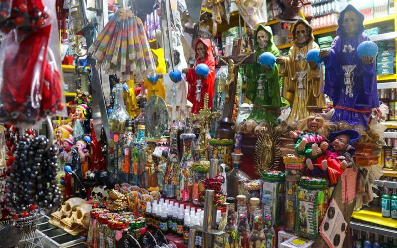 lima-bizarre-tour-in-gamarra-witches-market