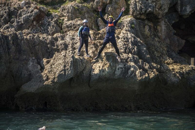 lisbon-coasteering-and-speedboat-arrabida-setubal-sesimbra