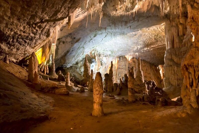 ljubljana-postojna-cave-predjama-castle-small-group-tour-2