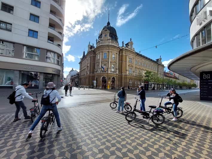 ljubljana-sightseeing-tour-by-e-bikes
