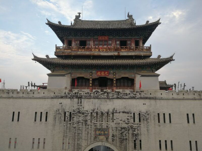 luoyang-classic-day-tour-longmen-grottoes-old-twon-explore