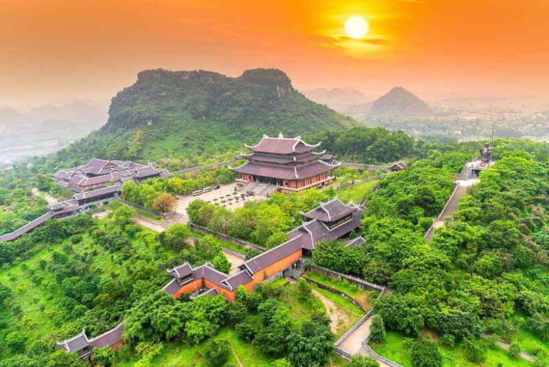 luxury-day-tour-bai-dinh-trang-an-mua-cave
