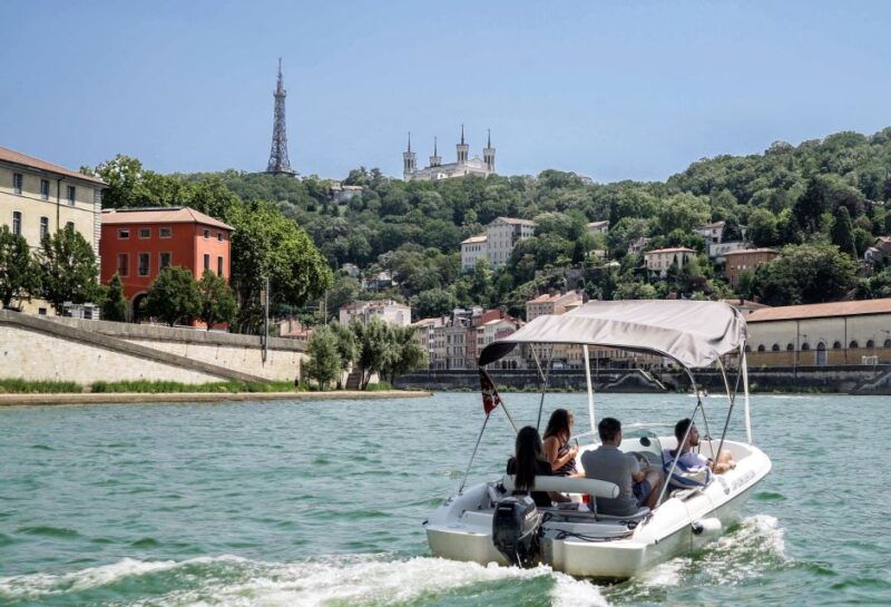 lyon-electric-boat-rental-without-a-license