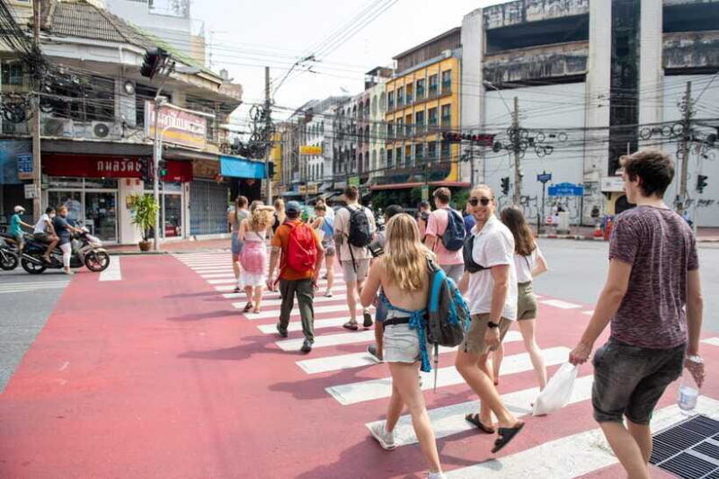 mad-monkey-bangkok-city-session-walking-tour