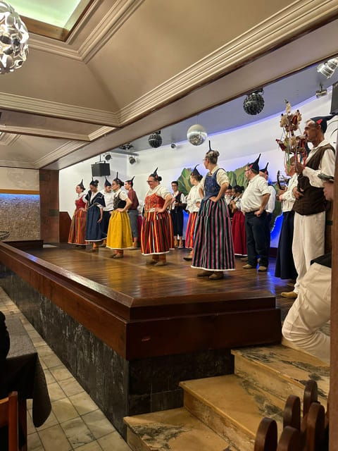 madeiratypicalshowfolklore-evening-included-dinner-transpt