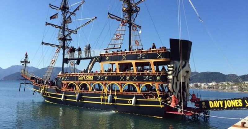 marmaris-pirate-boat-w-lunch-unlimited-drinks-foam-party
