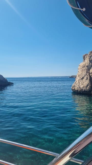 marseille-boat-tour-to-the-calanques-of-the-blue-coast