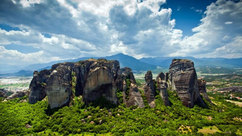 meteora-2-day-tour-by-train-from-thessaloniki