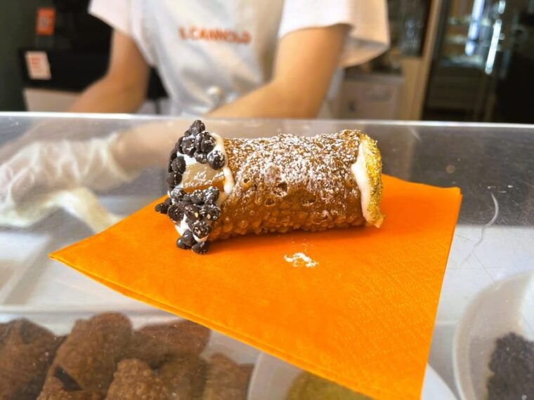 milan-food-tour-with-pasta-pizza-cannoli-and-tiramisu