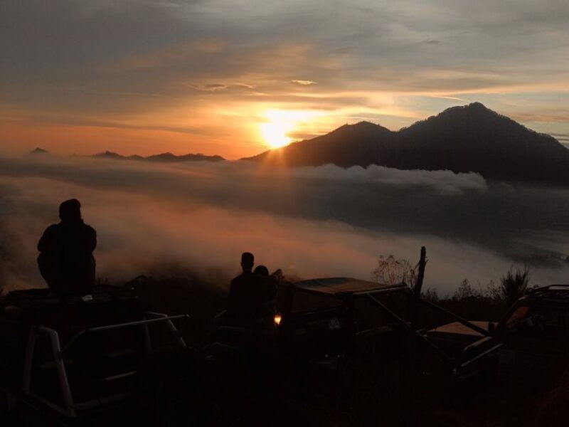 mount-batur-sunset-sunrise-4wd-jeep-tour-with-photographer