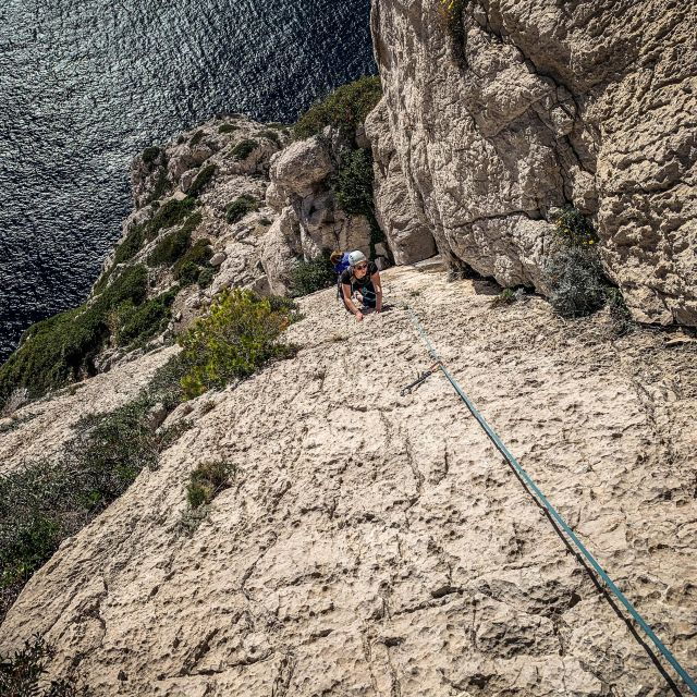 multi-pitch-climb-session-in-the-calanques-near-marseille