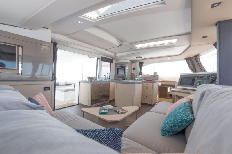 mykonos-catamaran-cruise-with-3-course-meal-and-transfers