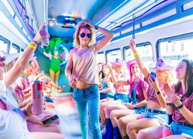 nashville-drag-queen-party-bus-w-games-dancing-drag-show