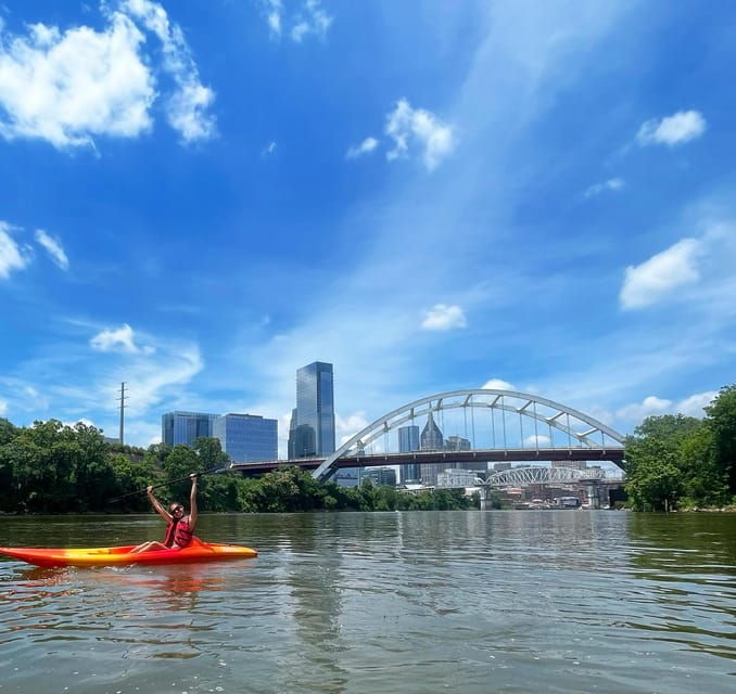 nashville-kayak-tour-with-skyline-views
