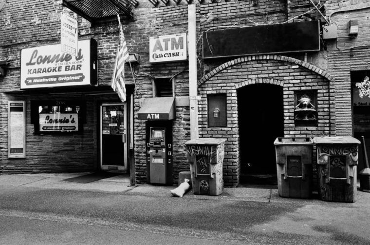 nashvilles-speakeasy-secrets-true-crime-tasting-pub-crawl