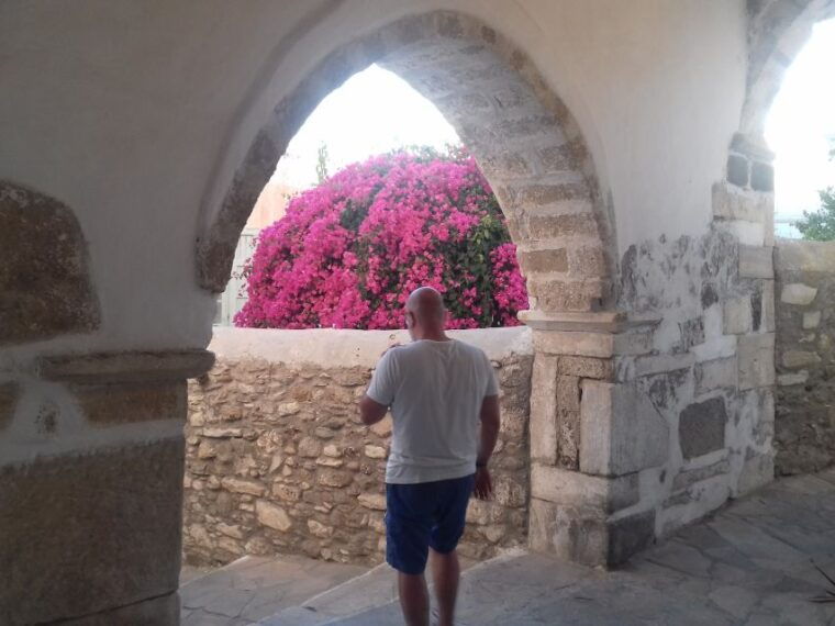 naxos-castle-walking-tour-and-sunset-at-the-portara