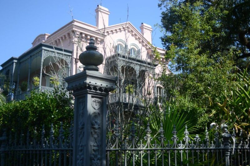 new-orleans-garden-district-and-french-quarter-bike-tour