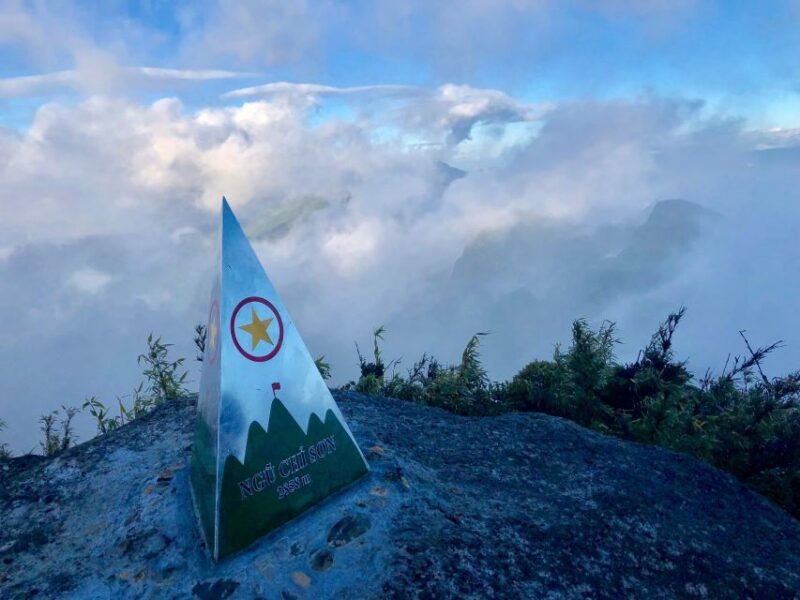 ngu-chi-son-mountain-hiking