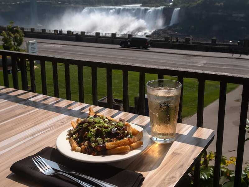 niagara-falls-all-canadian-food-small-group-walking-tour