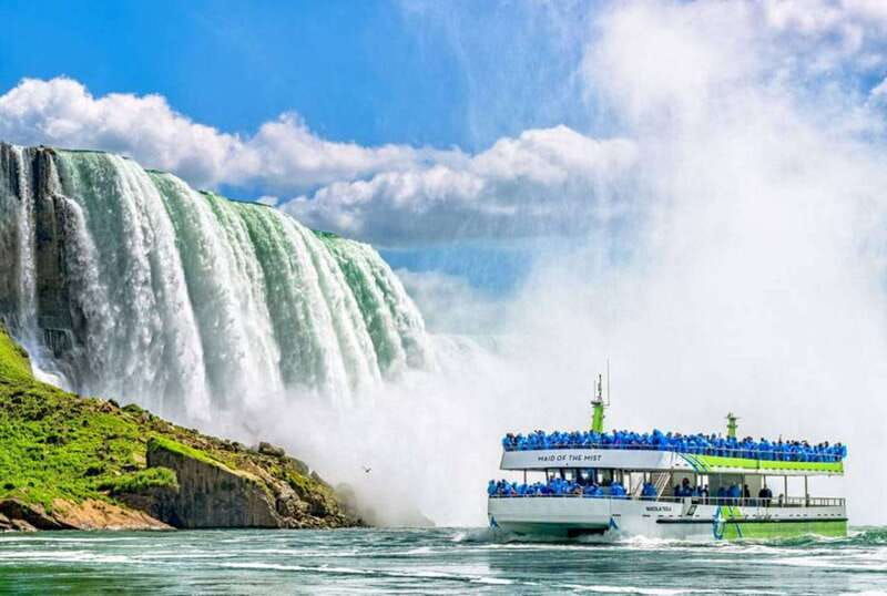 niagara-falls-guided-falls-tour-with-dinner-and-fireworks-2