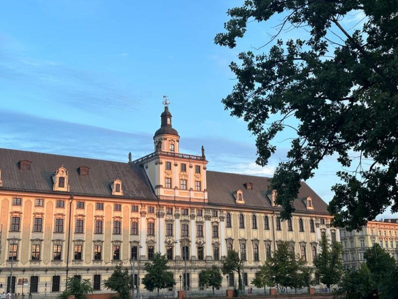 night-tour-through-wroclaw