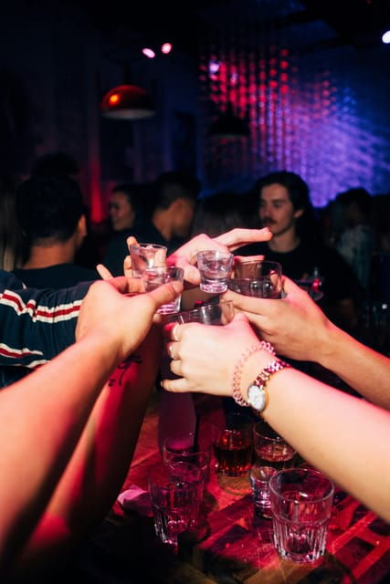 nightclub-entry-at-gdansk-bunkier-with-a-welcome-shot