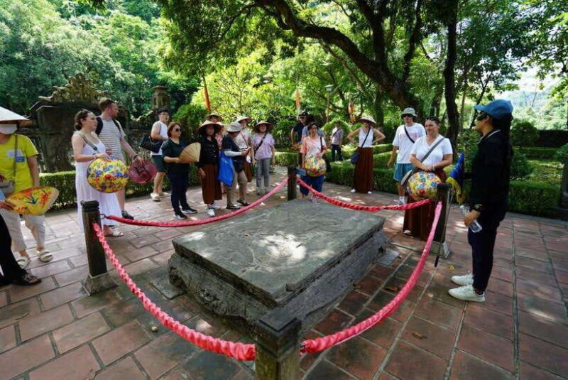 ninh-binh-1-day-with-tam-coc-hoa-lu-and-mua-cave-buffet