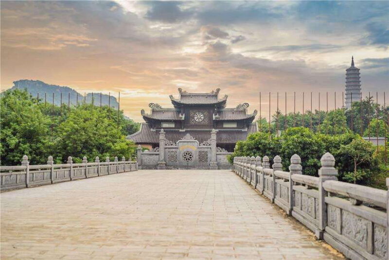 ninh-binh-bai-dinh-pagoda-trang-an-and-mua-cave-day-tour
