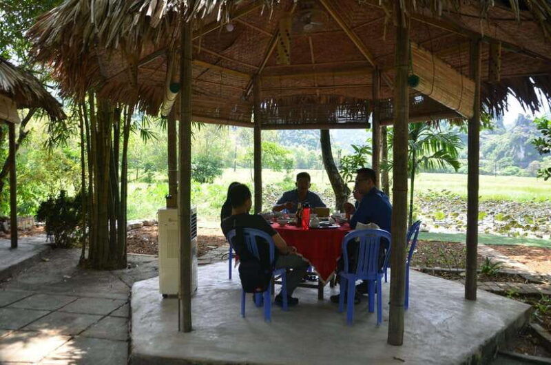ninh-binh-day-tour-pick-up-hotel-homestay-in-ninh-binh