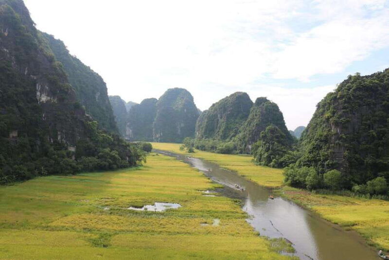 ninh-binh-luxury-tour-hoa-lu-mua-hike-tam-coc-boat